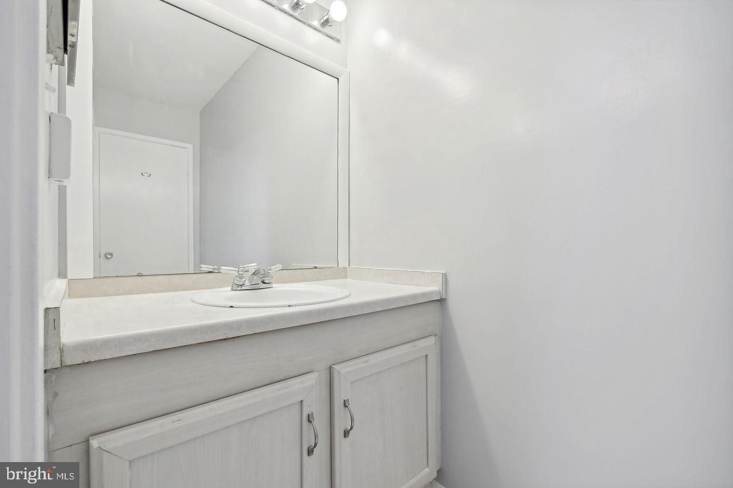 1635 Parkcrest Cir #8d/201 Property Photo 18