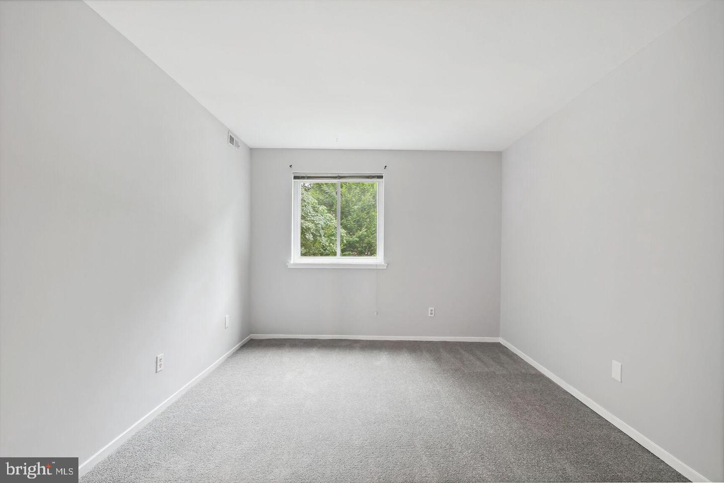 1635 Parkcrest Cir #8d/201 Property Photo 19