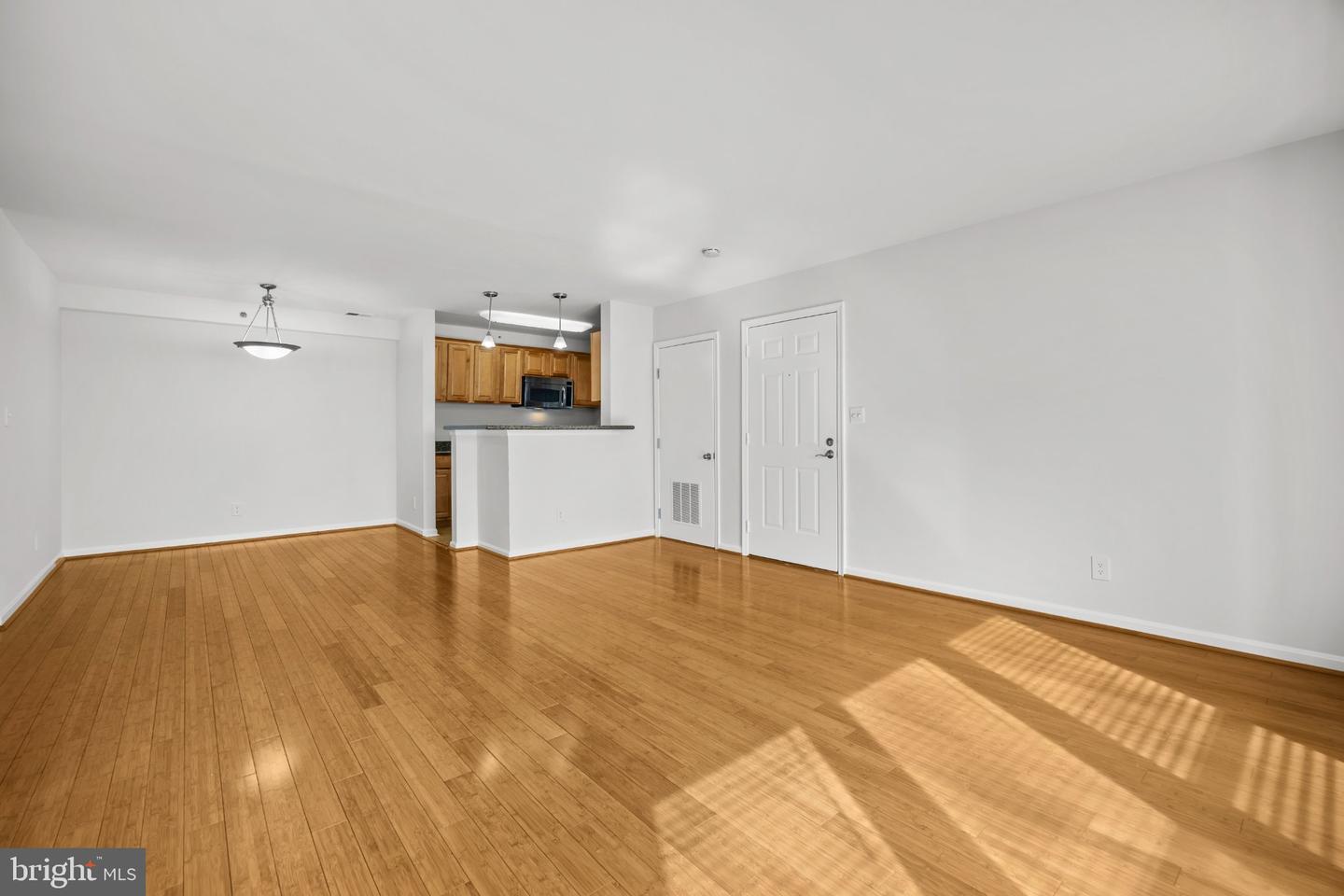 3175 Summit Square Dr #5-e12 Property Photo 11