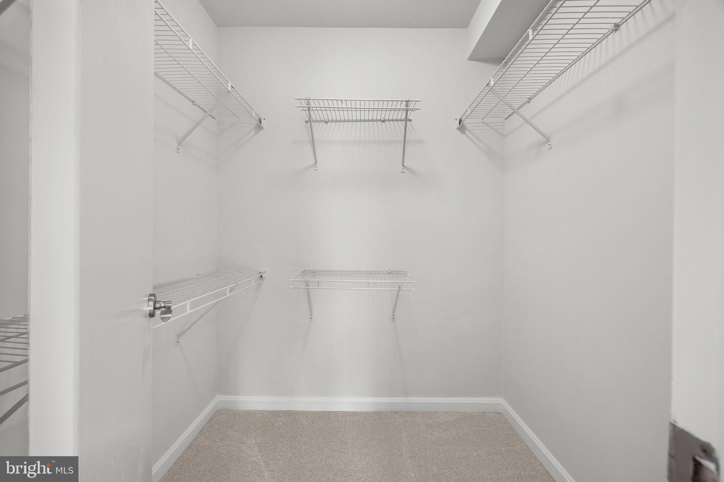 3175 Summit Square Dr #5-e12 Property Photo 16