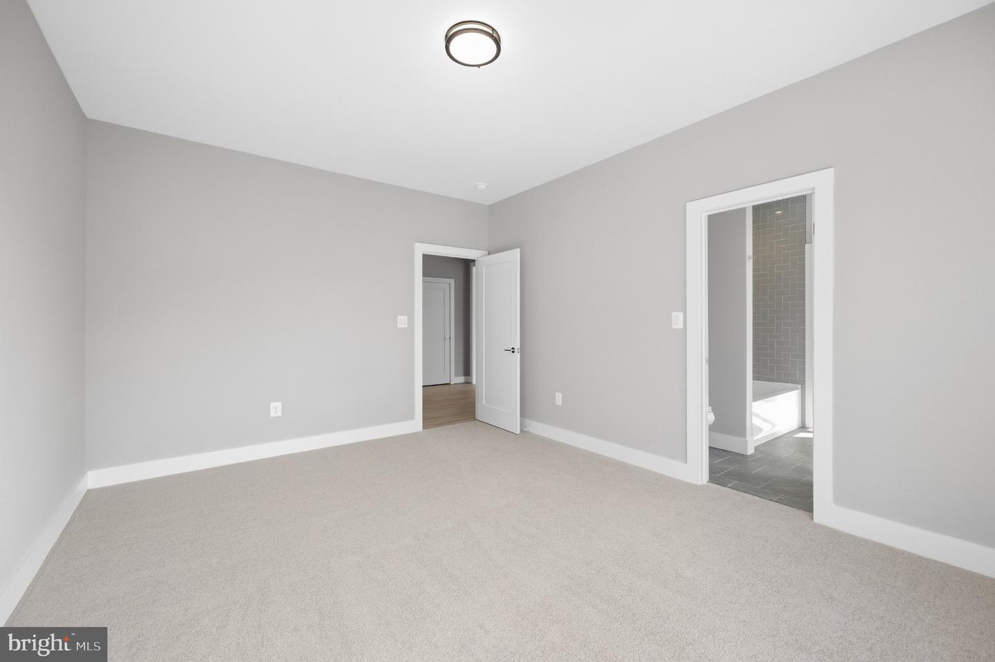 536 Walker St Sw Property Photo 66
