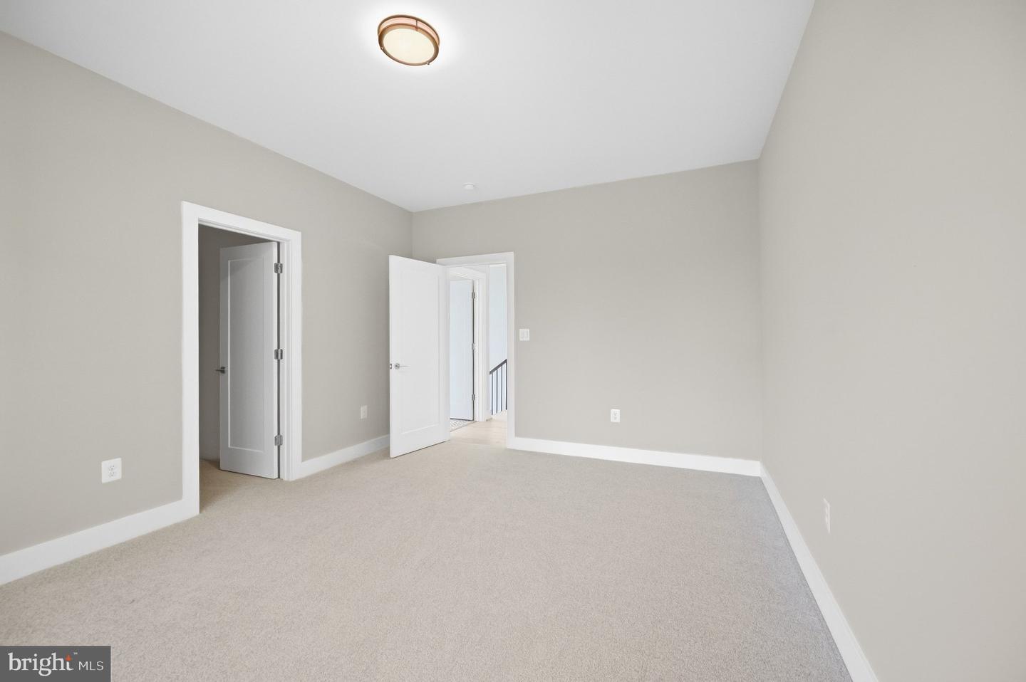 536 Walker St Sw Property Photo 71
