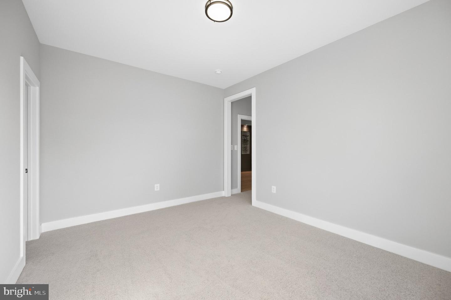 536 Walker St Sw Property Photo 75