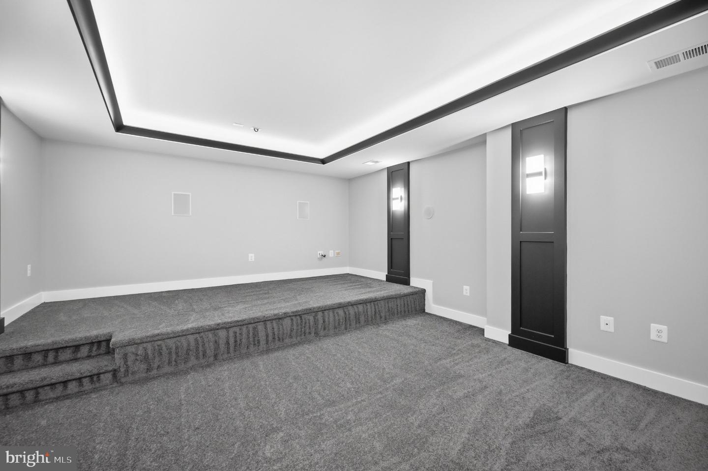 536 Walker St Sw Property Photo 93