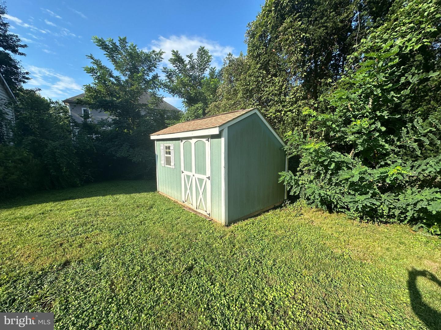 1832 Birch Rd Property Photo 5
