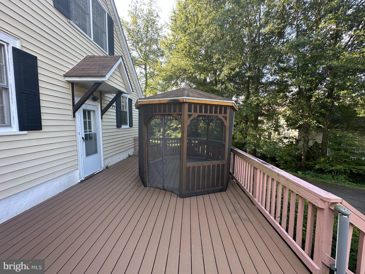 1832 Birch Rd Property Photo 7