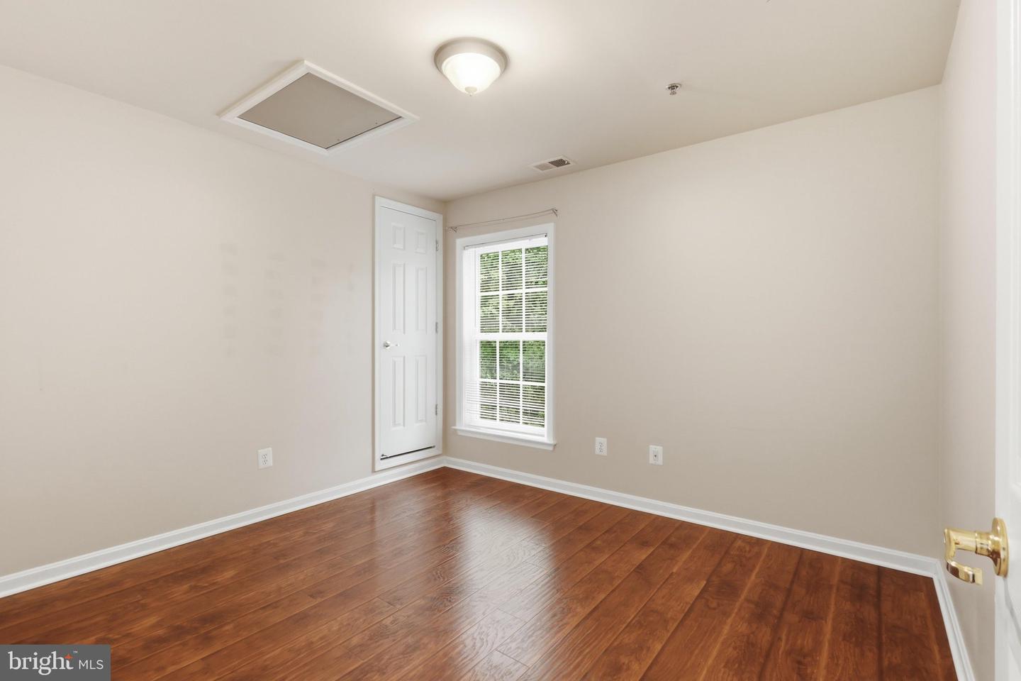 7064 Huntley Run Pl #102b Property Photo 18