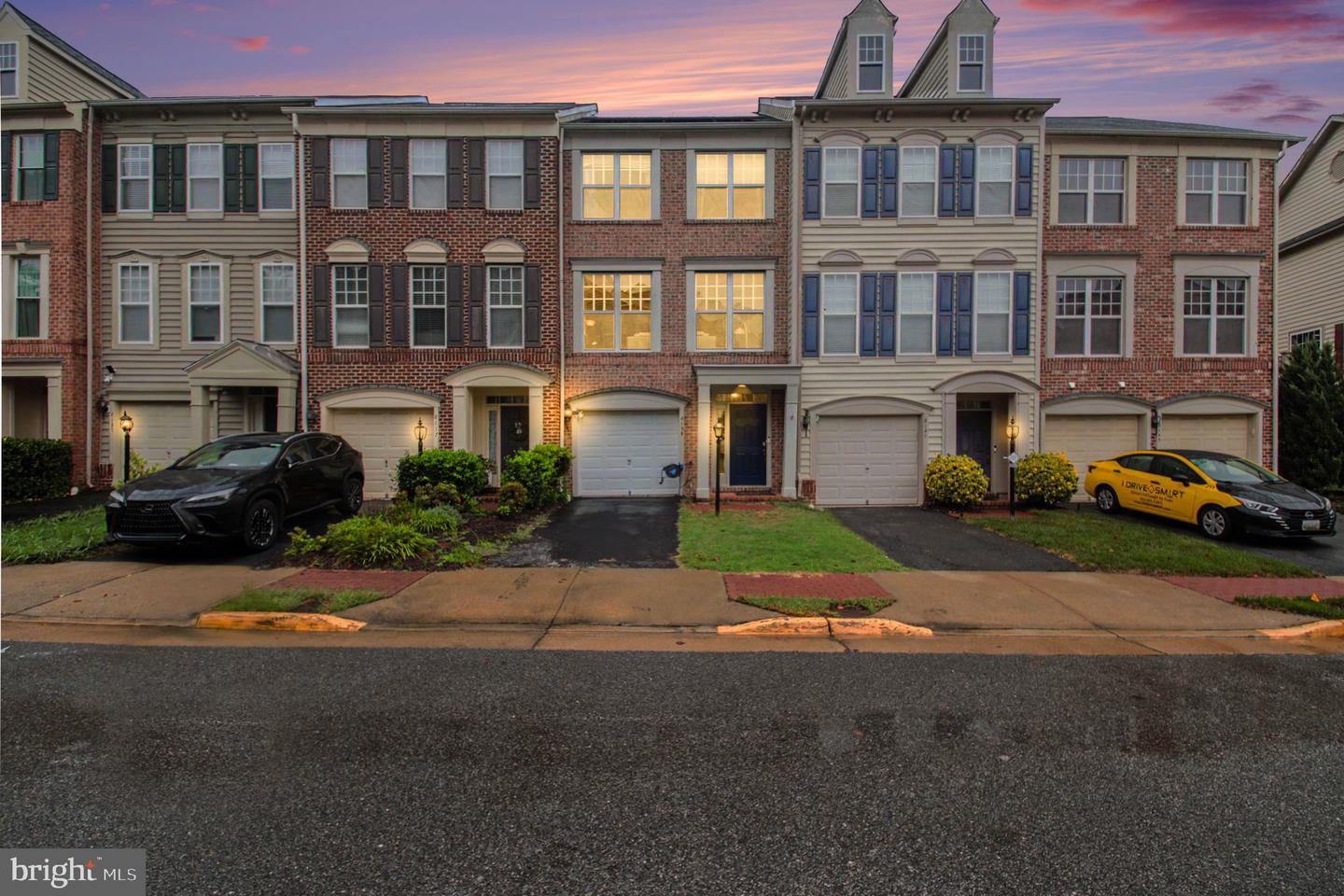 8139 Dove Cottage Ct Property Photo 1