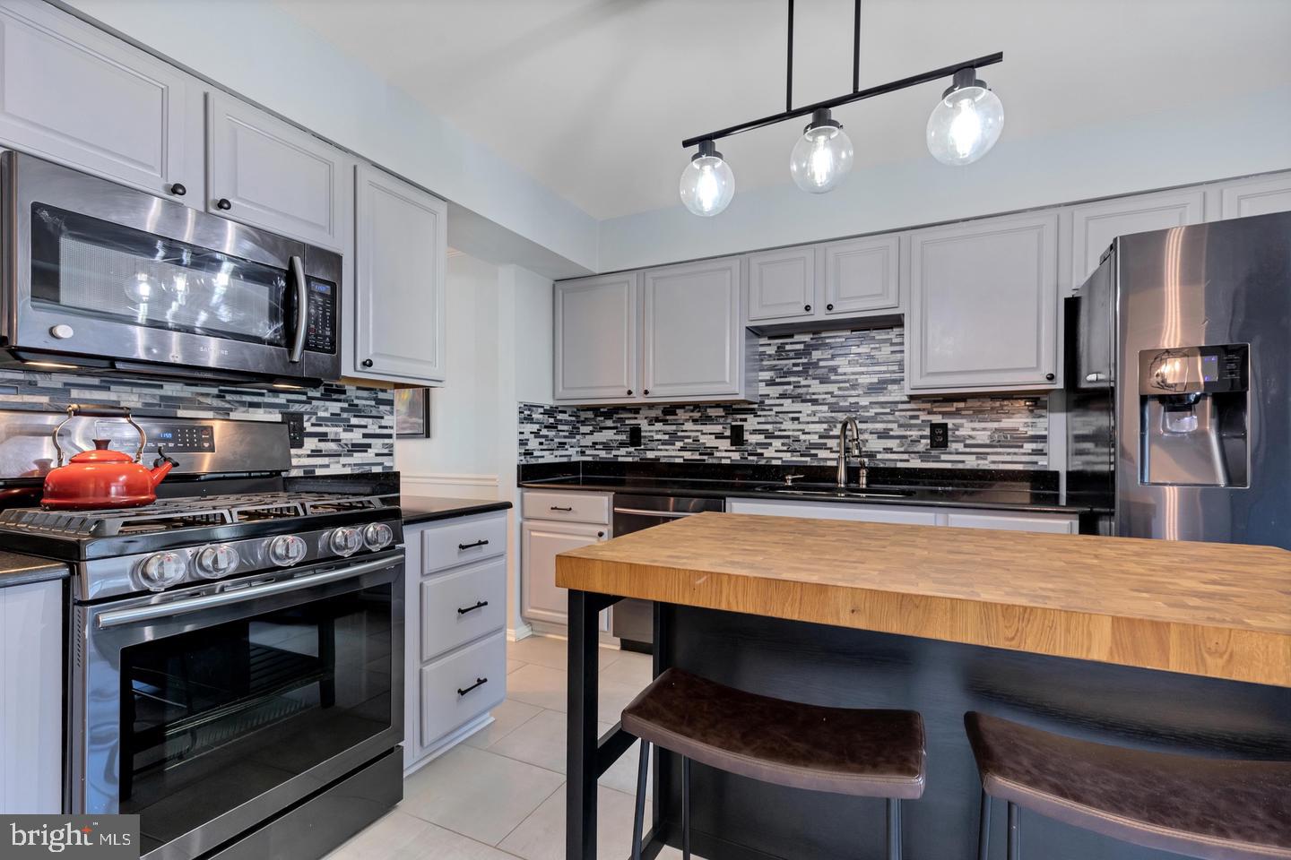 7033 Solomon Seal Ct Property Photo 6