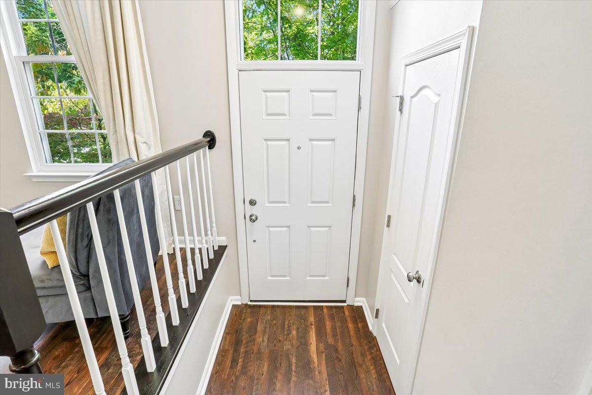 12029 Edgemere Cir Property Photo 3