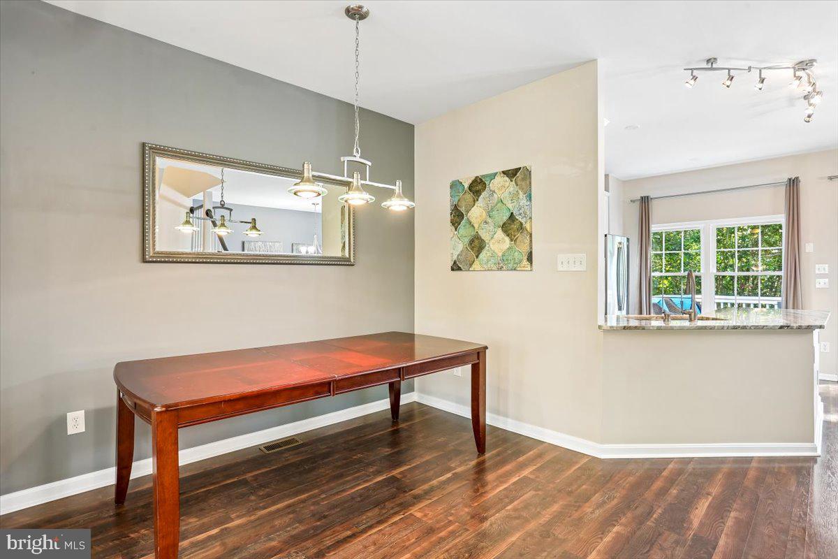 12029 Edgemere Cir Property Photo 7