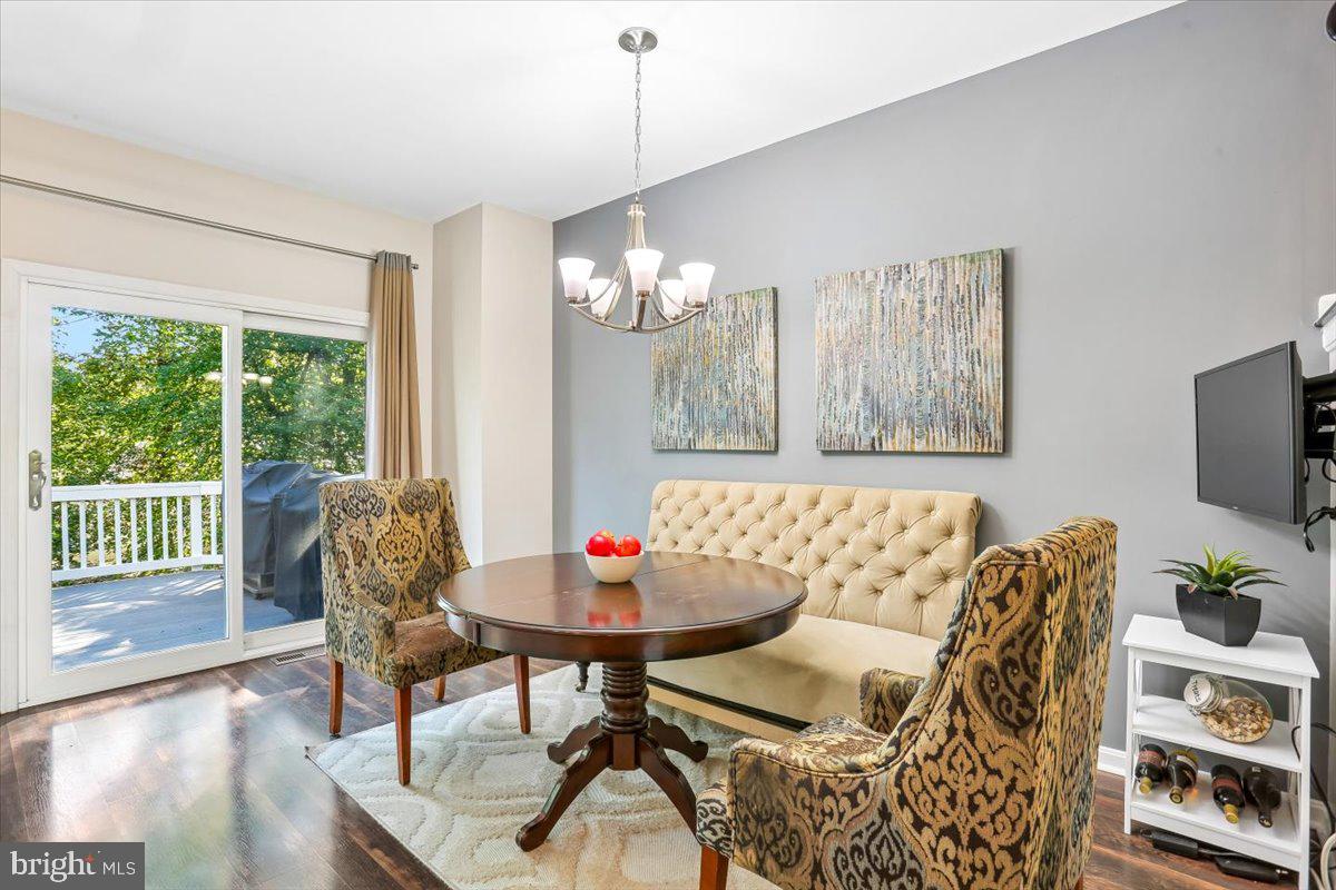 12029 Edgemere Cir Property Photo 8