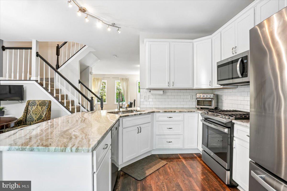 12029 Edgemere Cir Property Photo 10