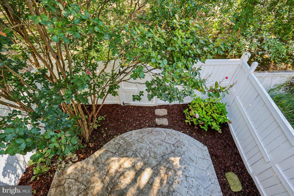 12029 Edgemere Cir Property Photo 14