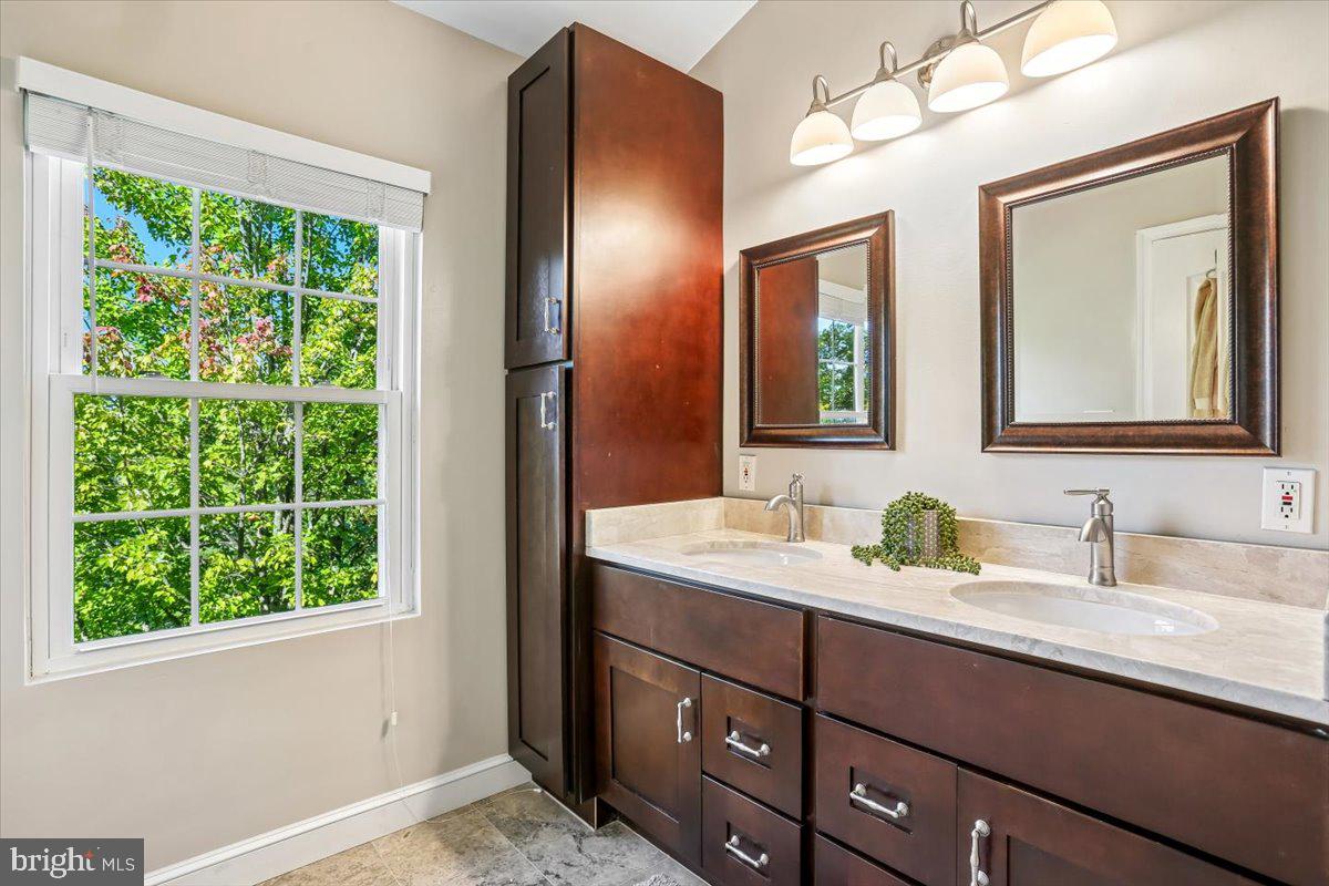 12029 Edgemere Cir Property Photo 17