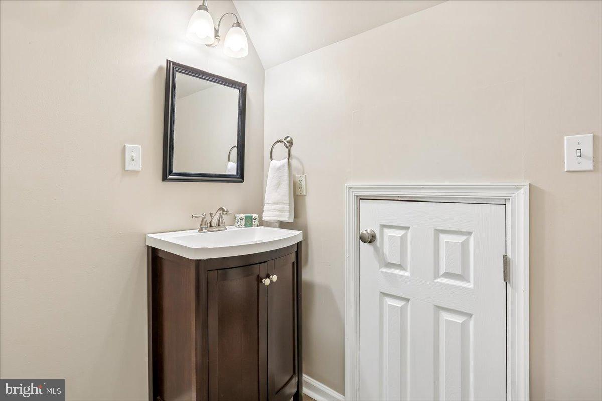 12029 Edgemere Cir Property Photo 26