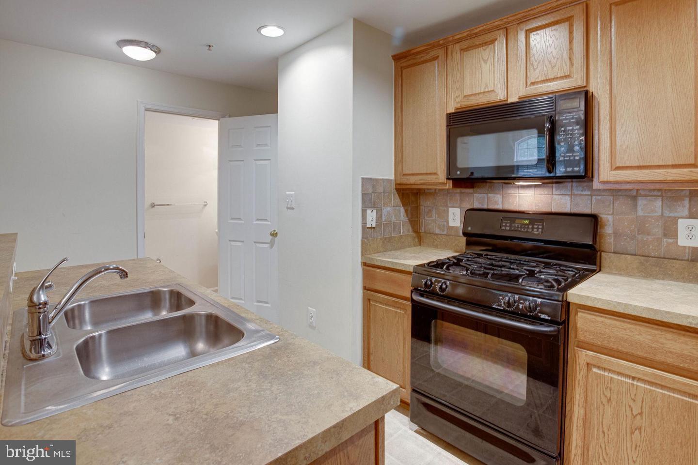 12442 Liberty Bridge Rd #302a Property Photo 24