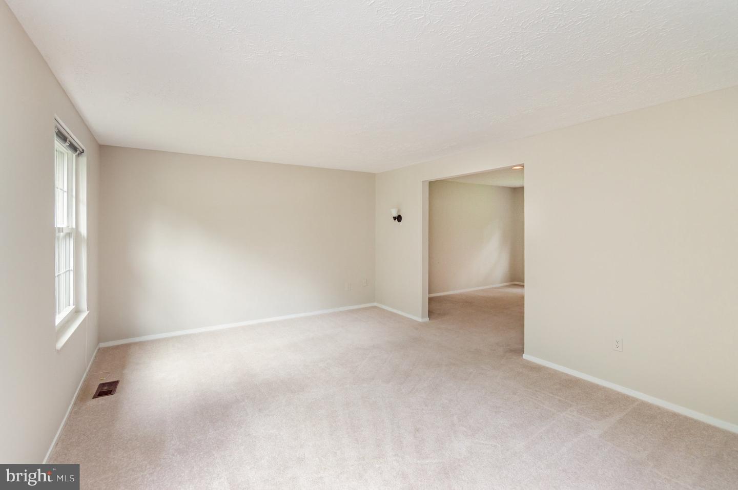 5713 Heming Ave Property Photo 3