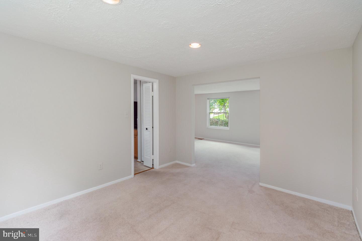 5713 Heming Ave Property Photo 4