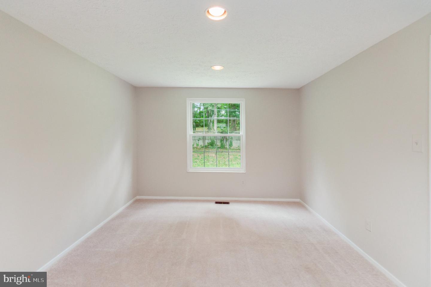 5713 Heming Ave Property Photo 5