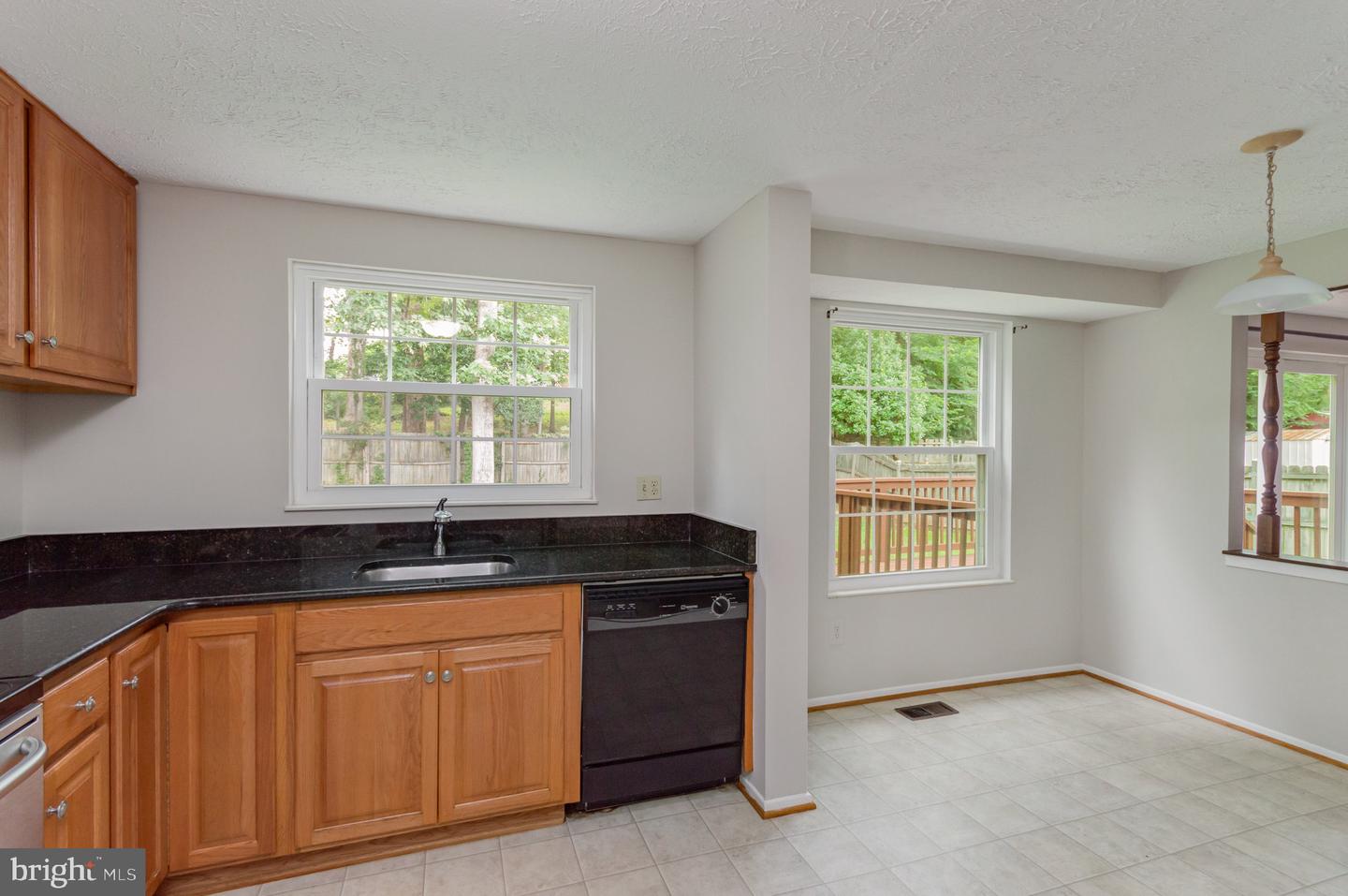 5713 Heming Ave Property Photo 8