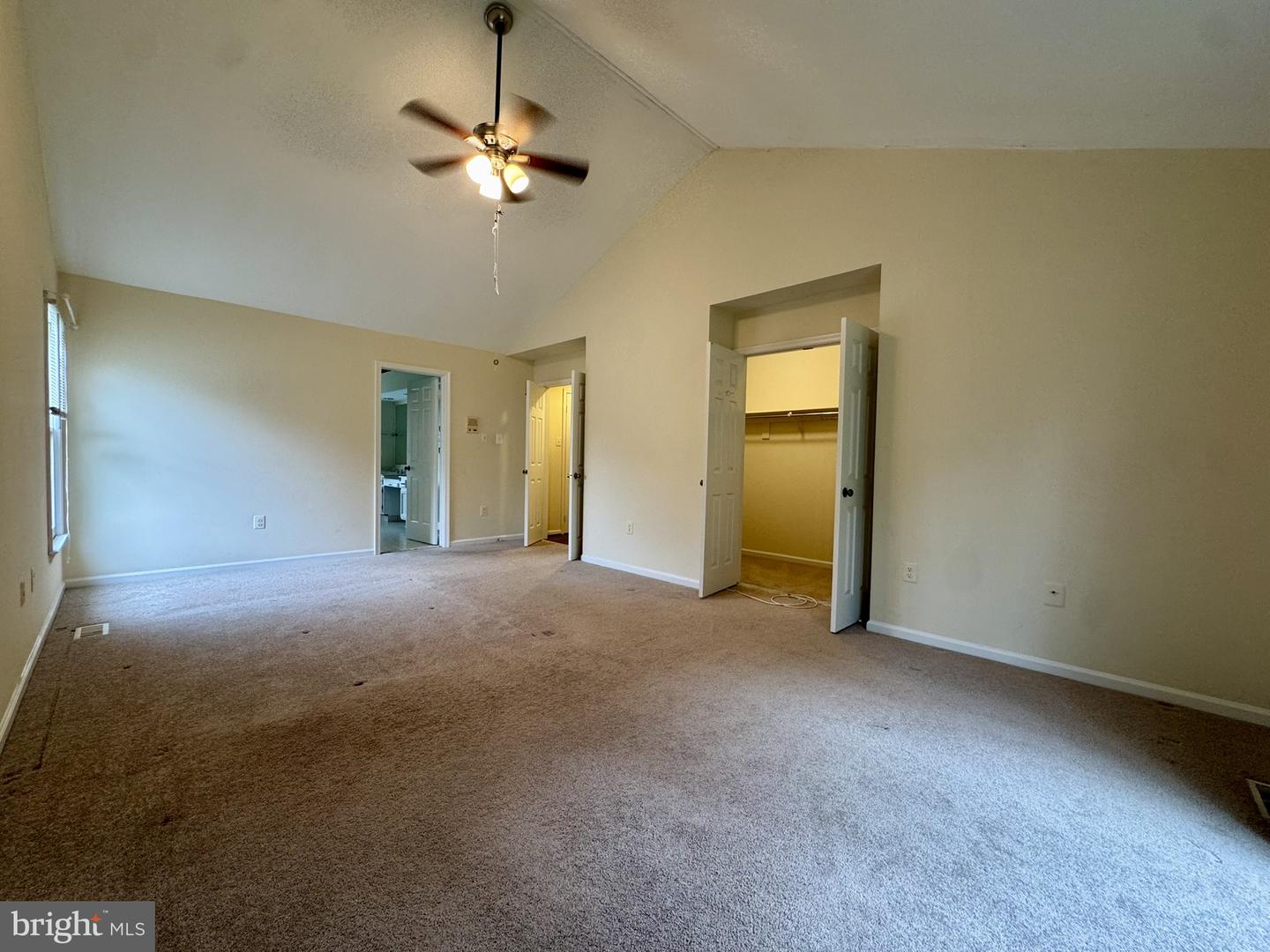 8470 Clover Leaf Dr Property Photo 11