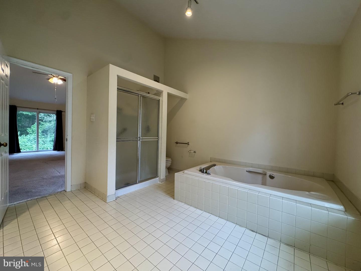 8470 Clover Leaf Dr Property Photo 13