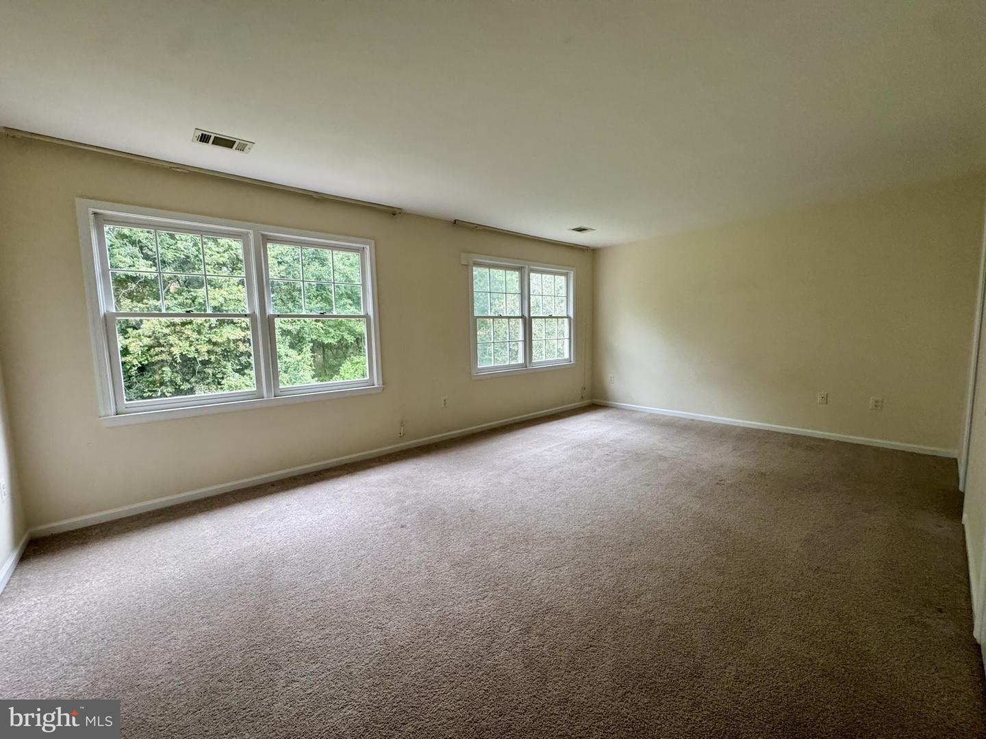 8470 Clover Leaf Dr Property Photo 14
