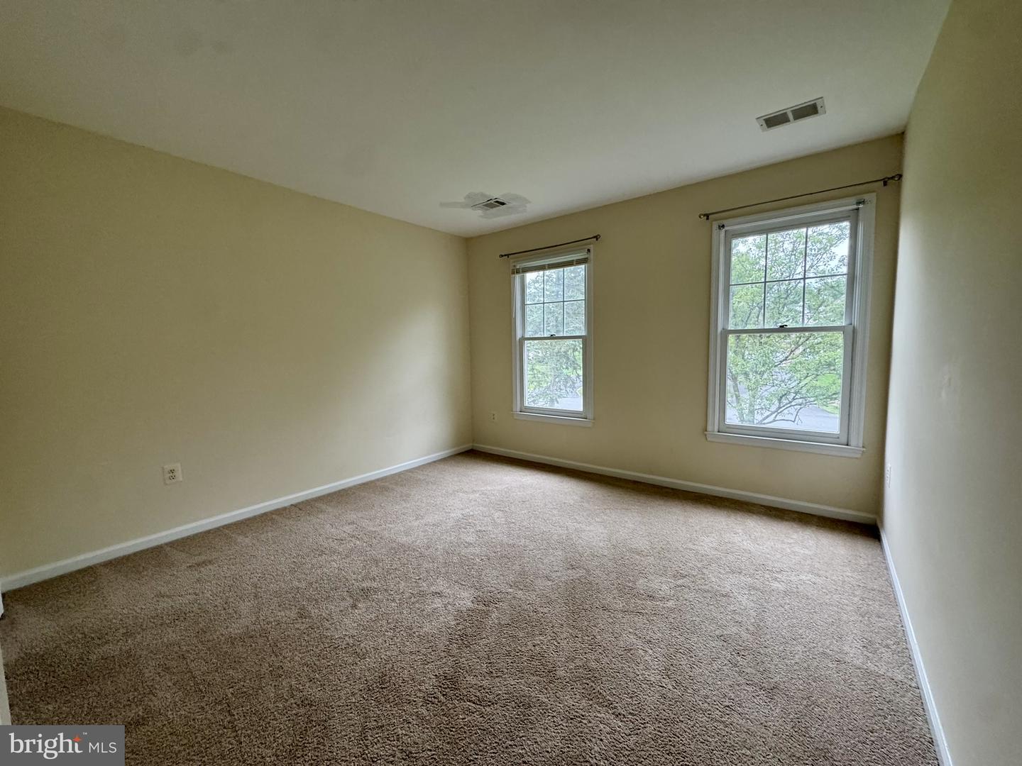 8470 Clover Leaf Dr Property Photo 15