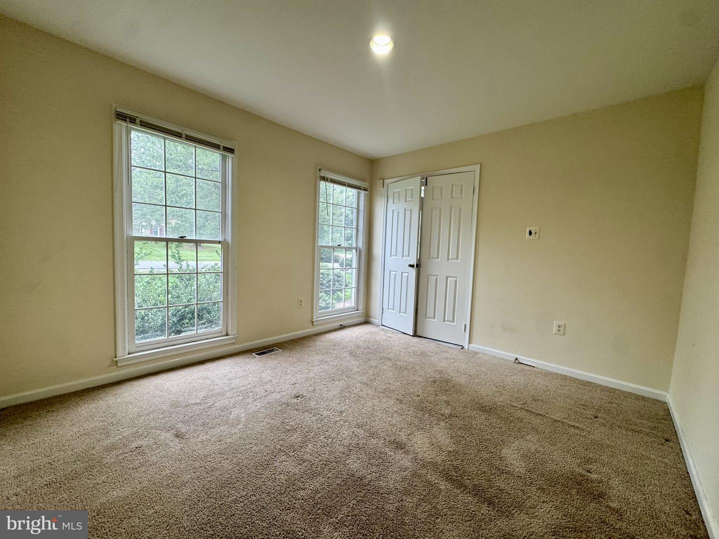 8470 Clover Leaf Dr Property Photo 20