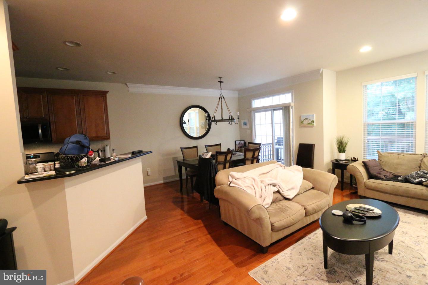 4469 Monmouth St Property Photo 9