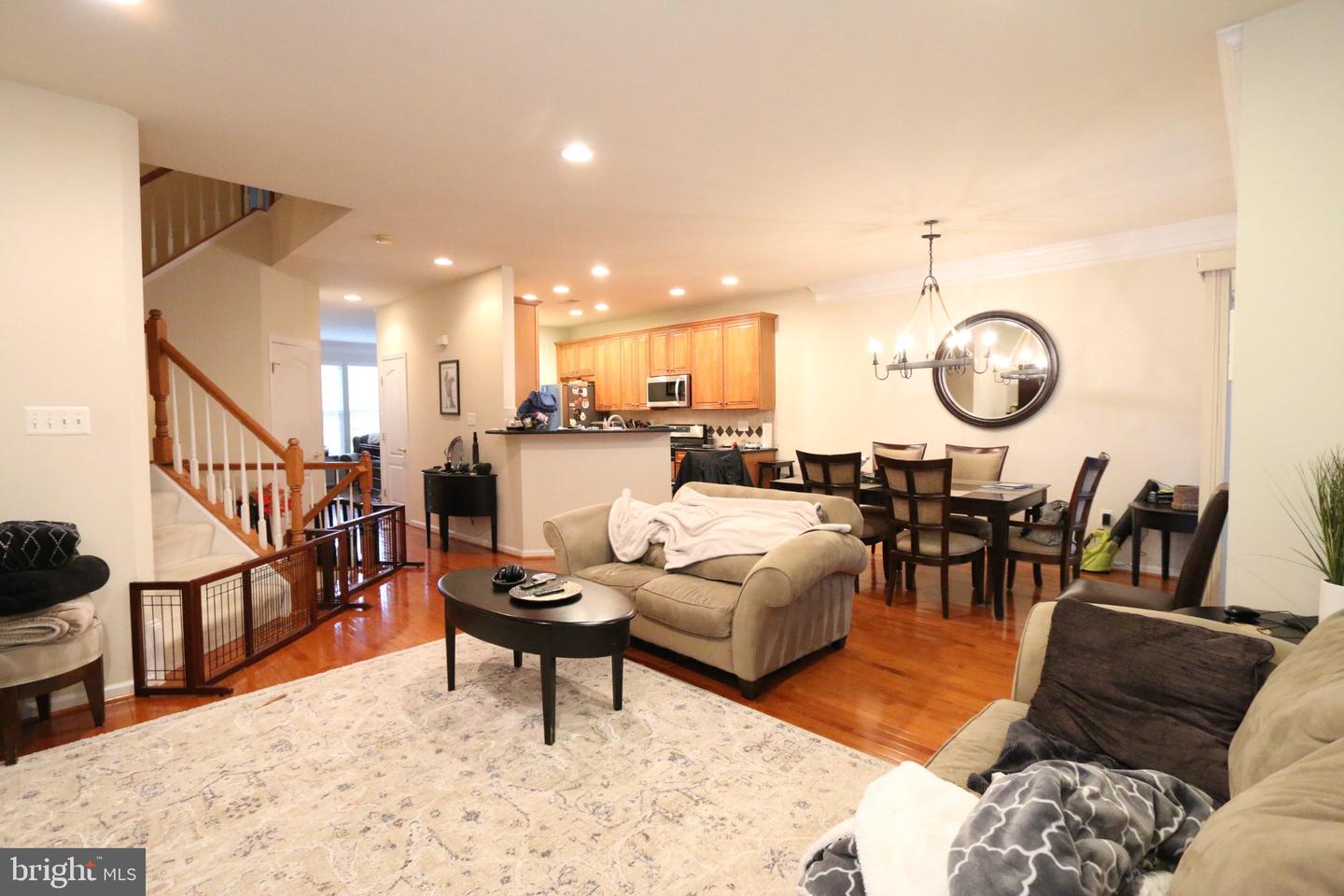 4469 Monmouth St Property Photo 15