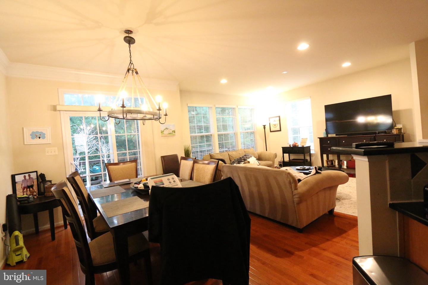 4469 Monmouth St Property Photo 19
