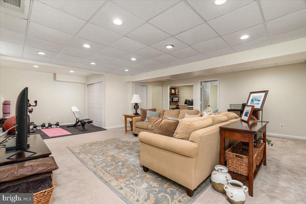 13452 Lake Shore Dr Property Photo 27