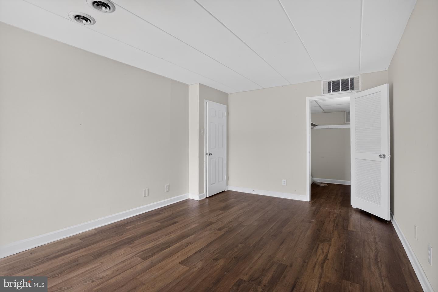 VAFX2342108 Property Photo 15