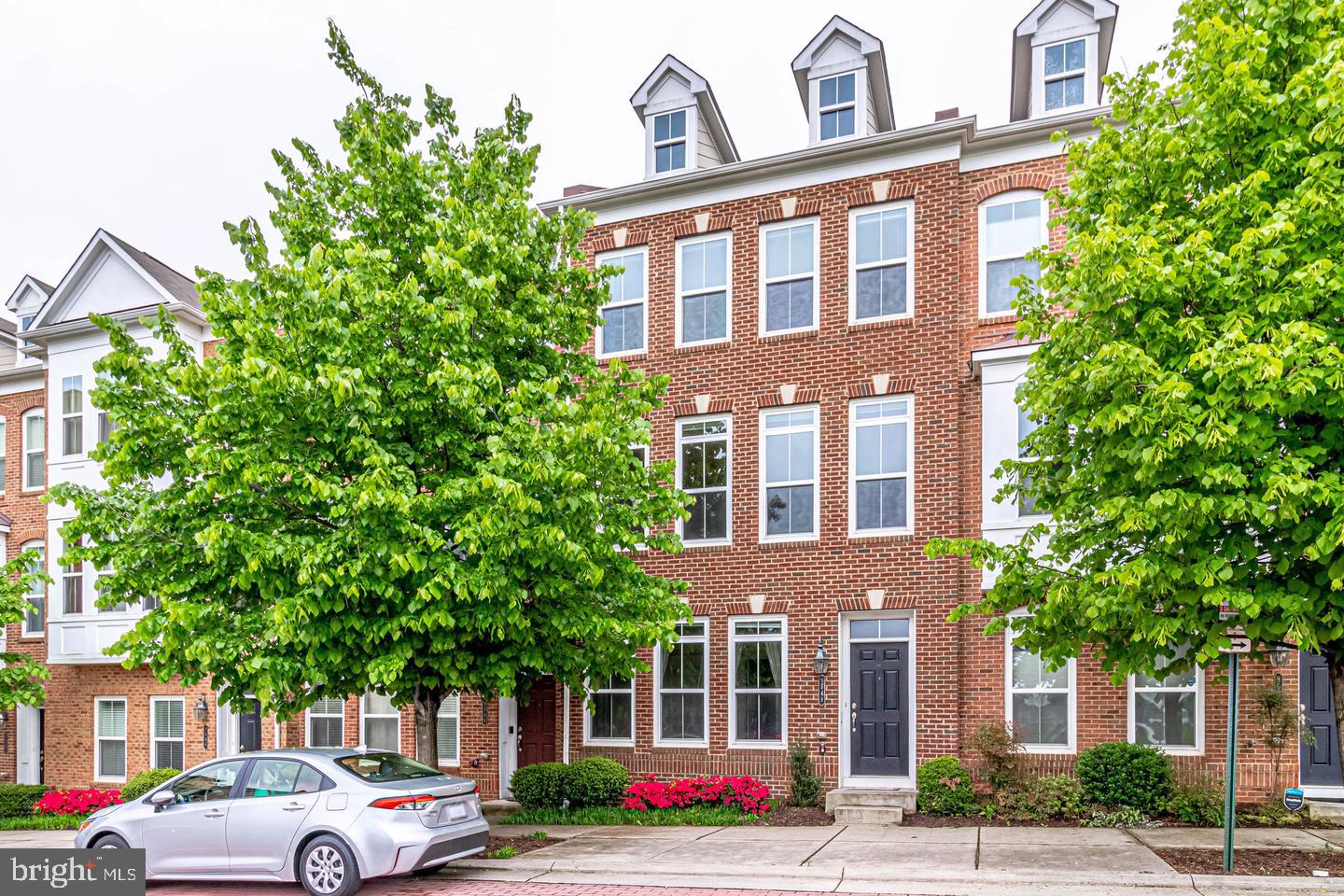 9548 CANONBURY SQ Property Photo 1
