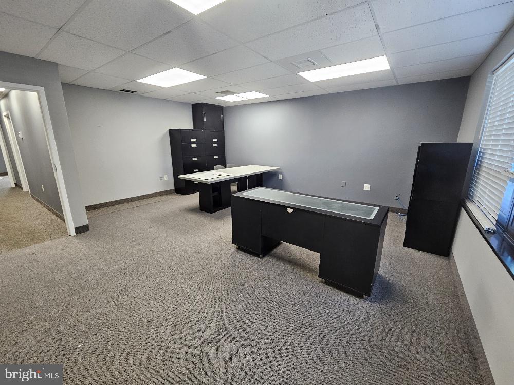 4306 Evergreen Ln #unit 103 Property Photo 2