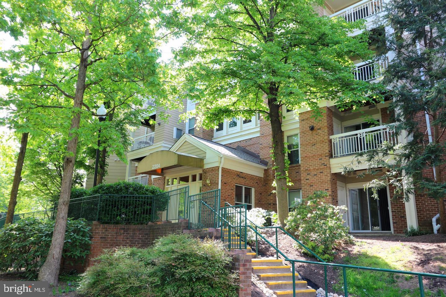 2204 WESTCOURT LN #405 Property Photo 1