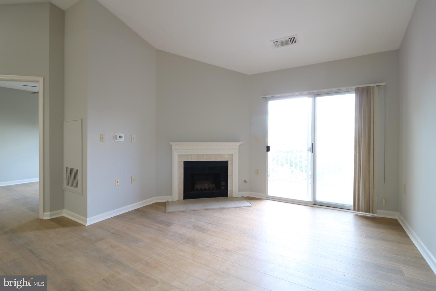 2204 Westcourt Ln #405 Property Photo 7