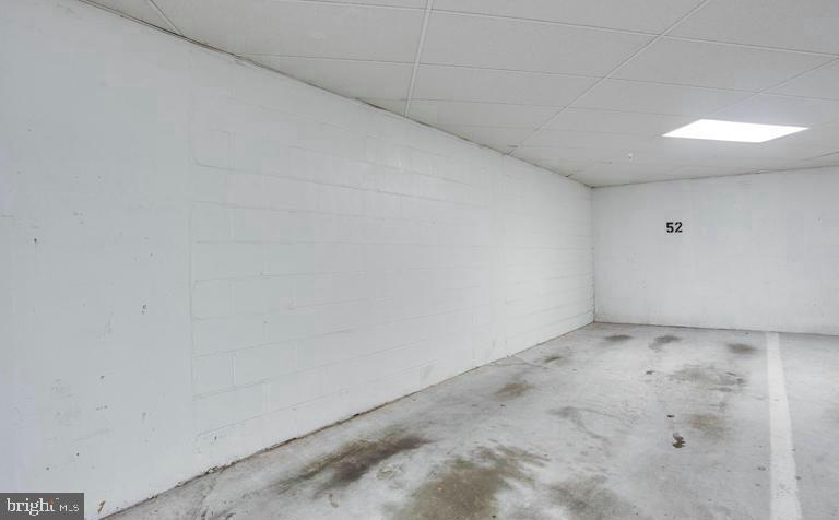 2204 Westcourt Ln #405 Property Photo 15