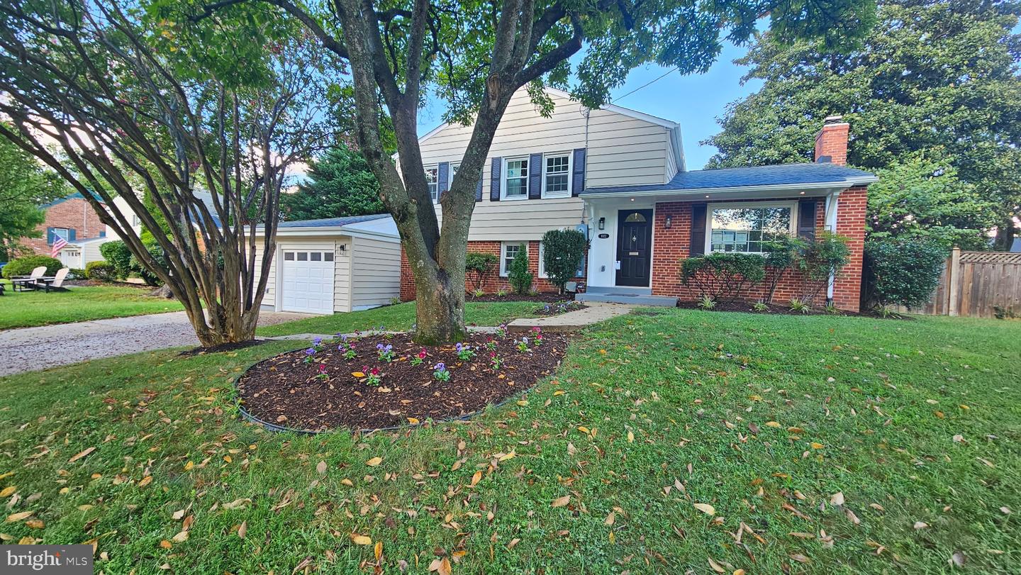 1022 CROTON DR Property Photo 1