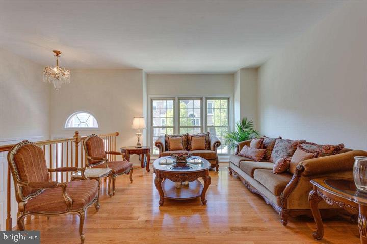 2129 Kings Garden Way Property Photo 3