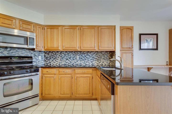 2129 Kings Garden Way Property Photo 9