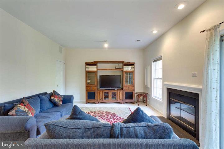 2129 Kings Garden Way Property Photo 24