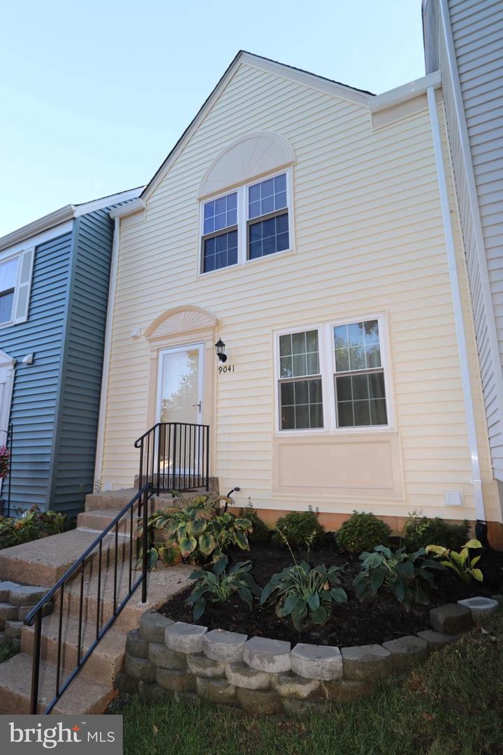9041 White Rose Ln Property Photo 1