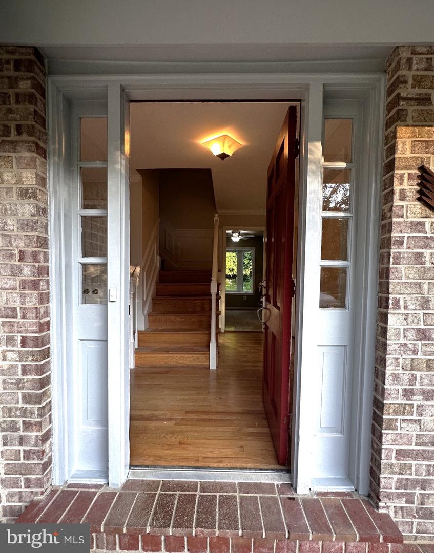 9612 Whitecedar Ct Property Photo 3