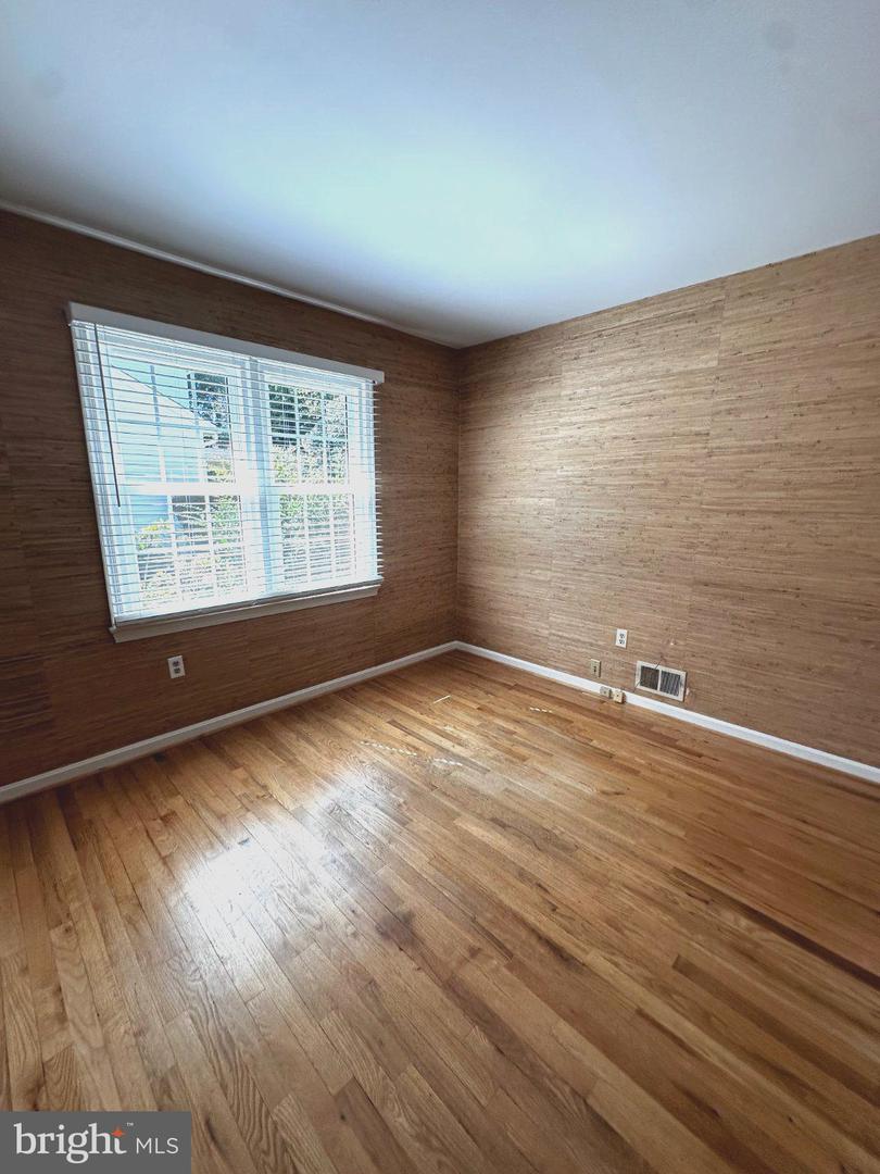 9612 Whitecedar Ct Property Photo 7