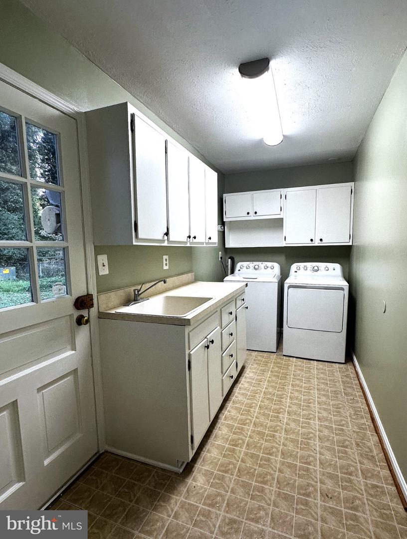 9612 Whitecedar Ct Property Photo 30