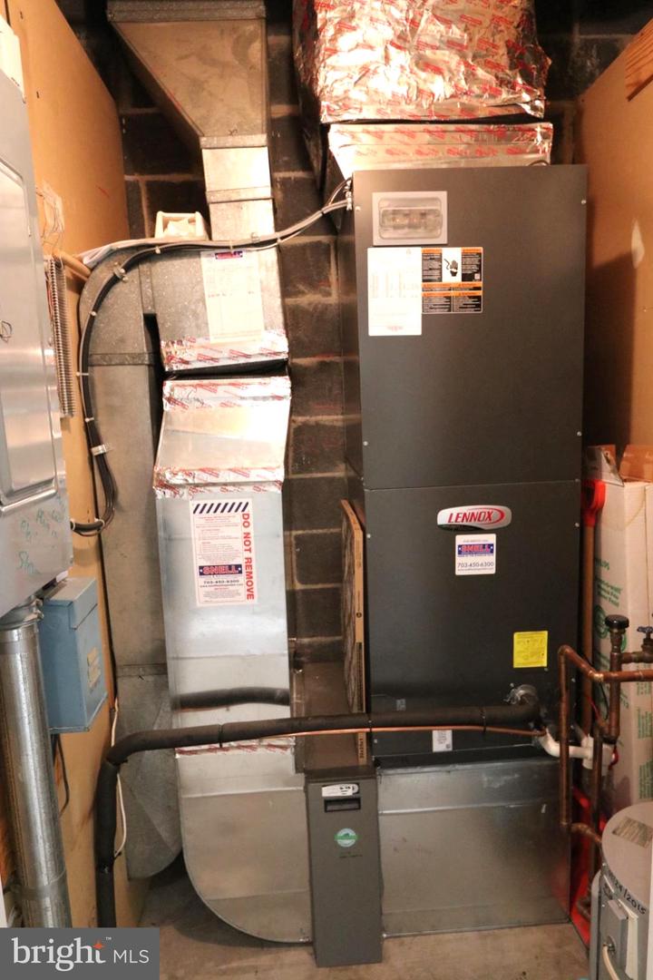 311 Maple Ave W #unit E Property Photo 21