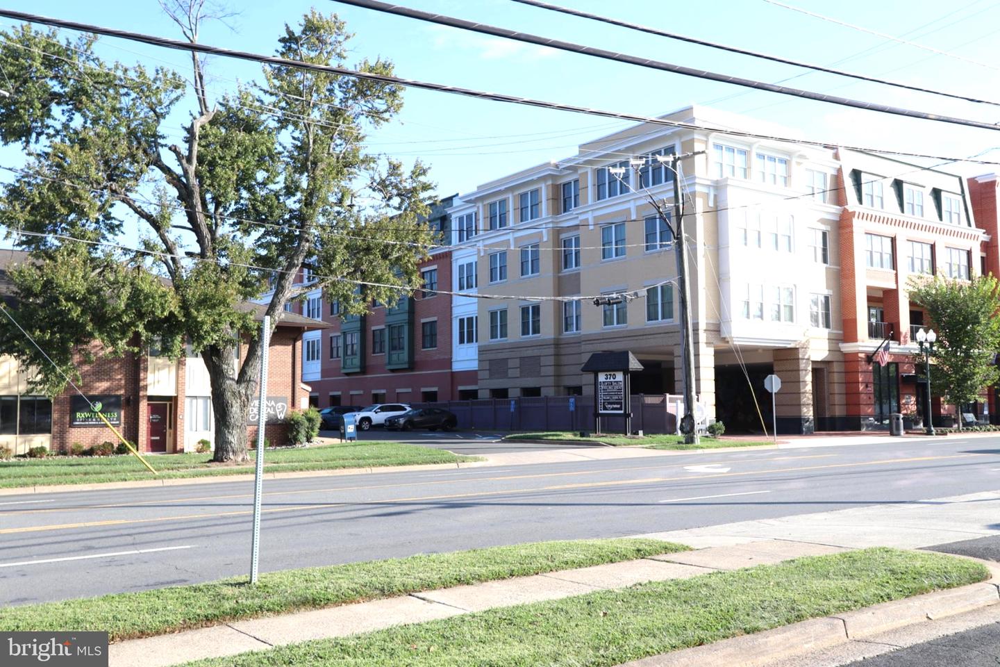 311 Maple Ave W #unit E Property Photo 26